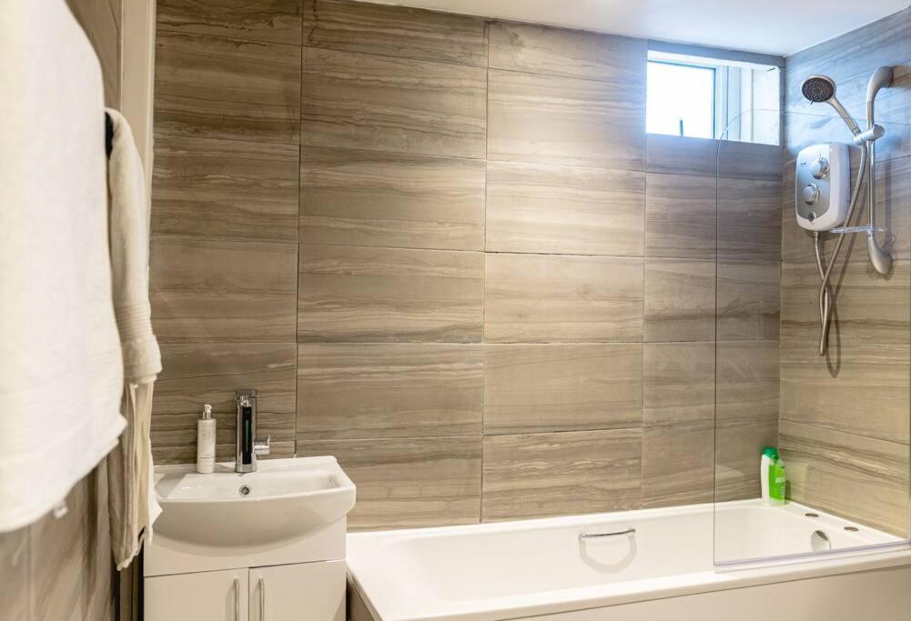Apartamento 2 Bed With Free Parking Londres Exterior foto